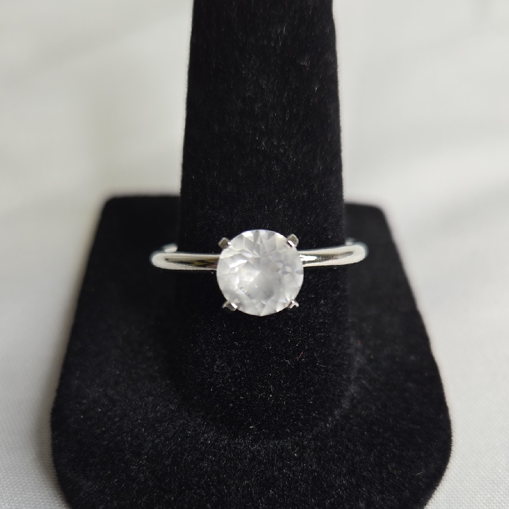 Solitaire Ring, Silver‎ Tone Band, 8.75